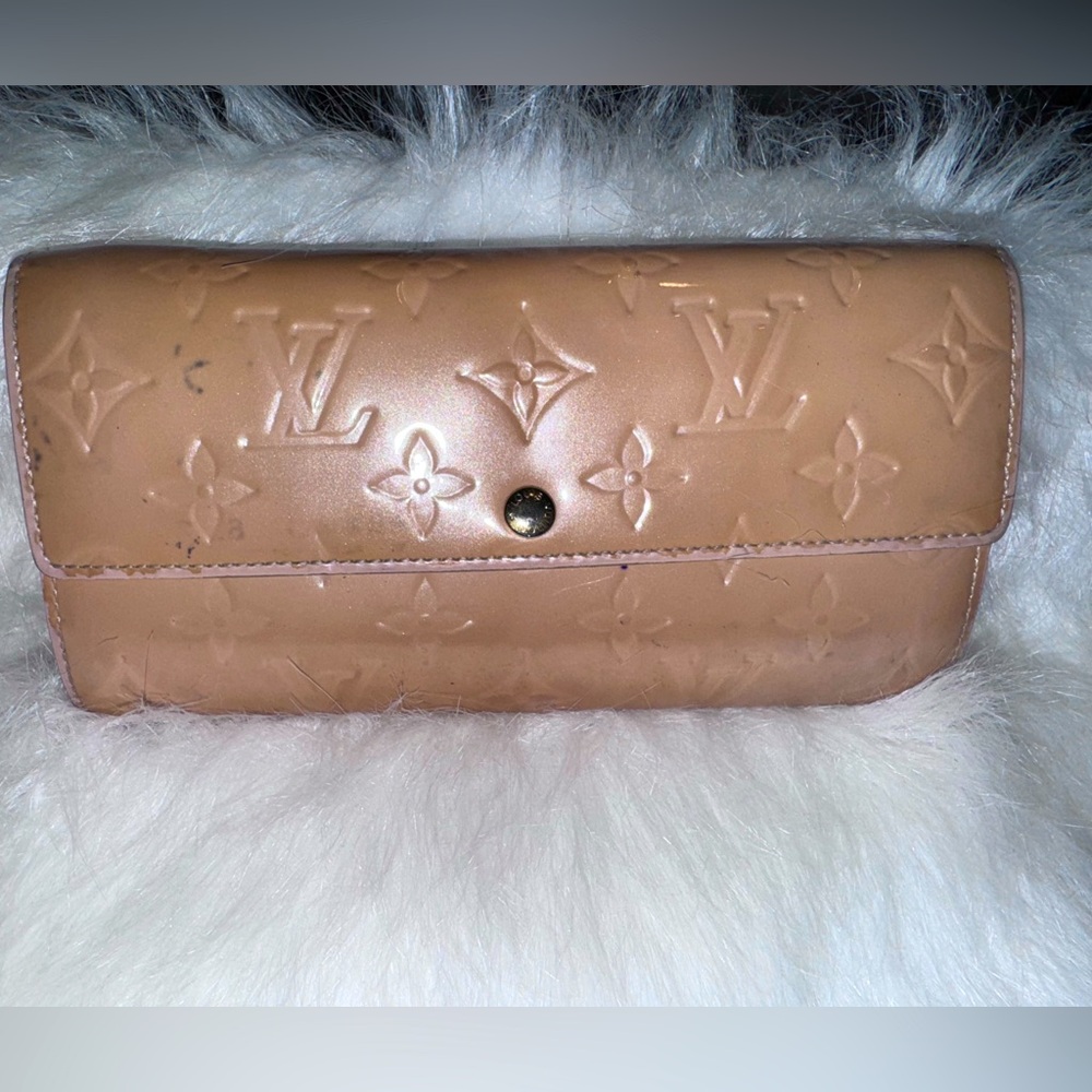 ***Authentic*** Louis Vuitton Vernis Sarah Long Wallet Code TS1120